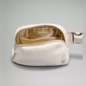 Lululemon ivory Sherpa belt bag